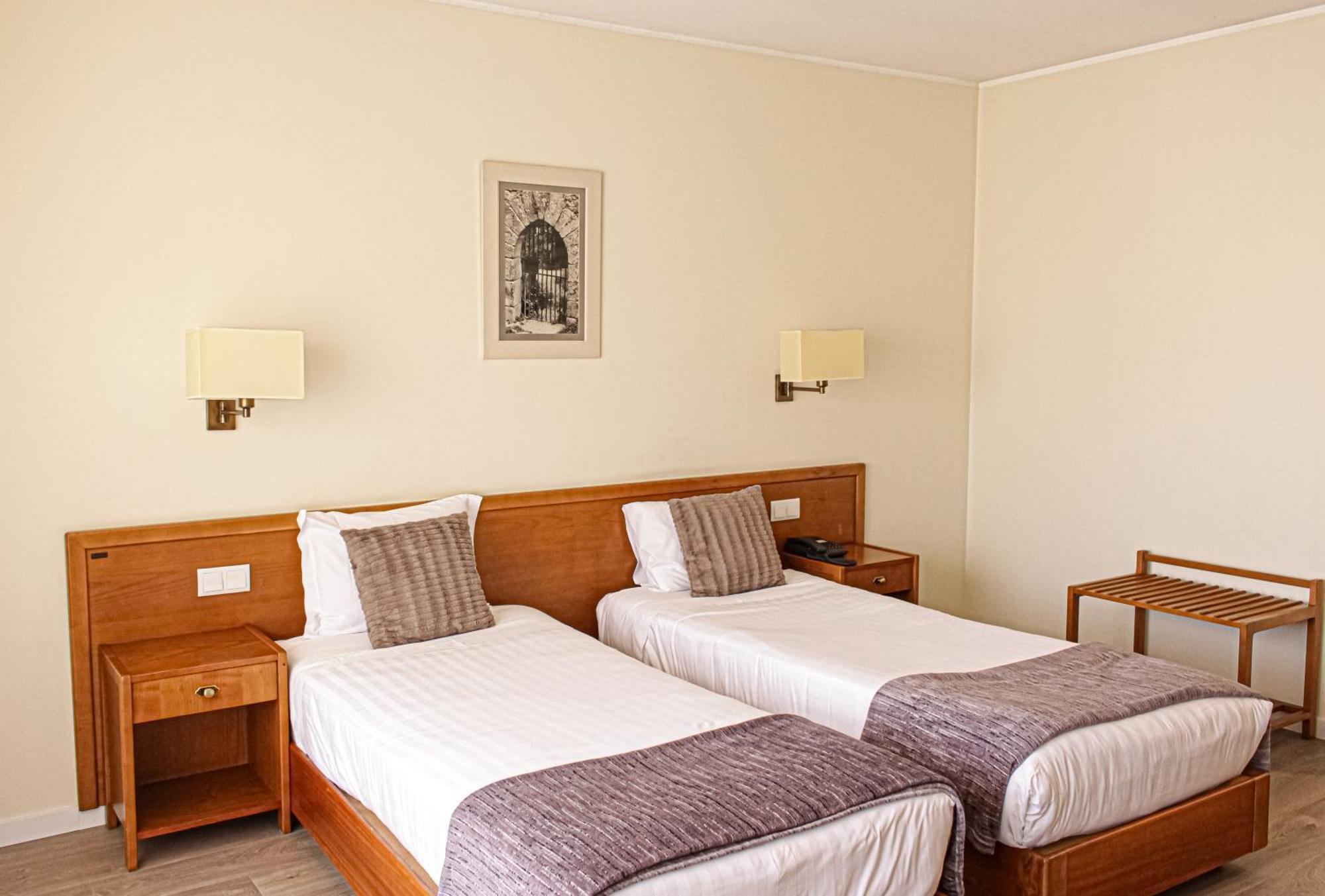 Hotel Dos Loios Santa Maria da Feira Exteriör bild
